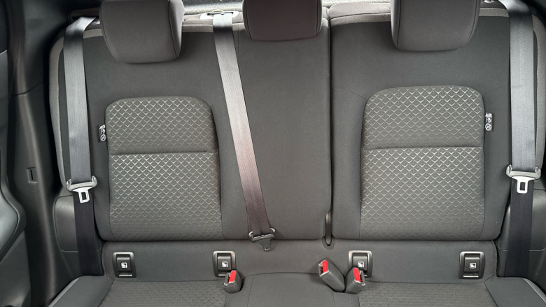 Nissan Juke 1.0 DiG-T N-Connecta 5dr Petrol Hatchback